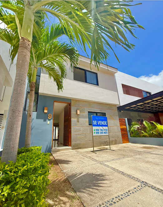 Casa en Venta Av. Huayacan 4 recámaras